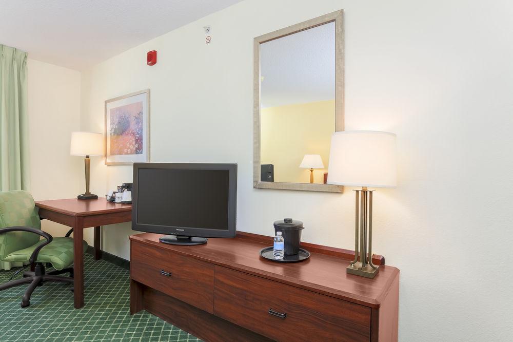 Fairfield Inn Erie Millcreek Mall Buitenkant foto