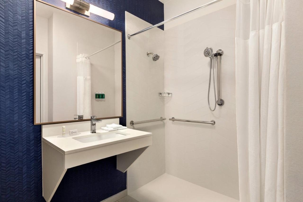 Fairfield Inn Erie Millcreek Mall Buitenkant foto